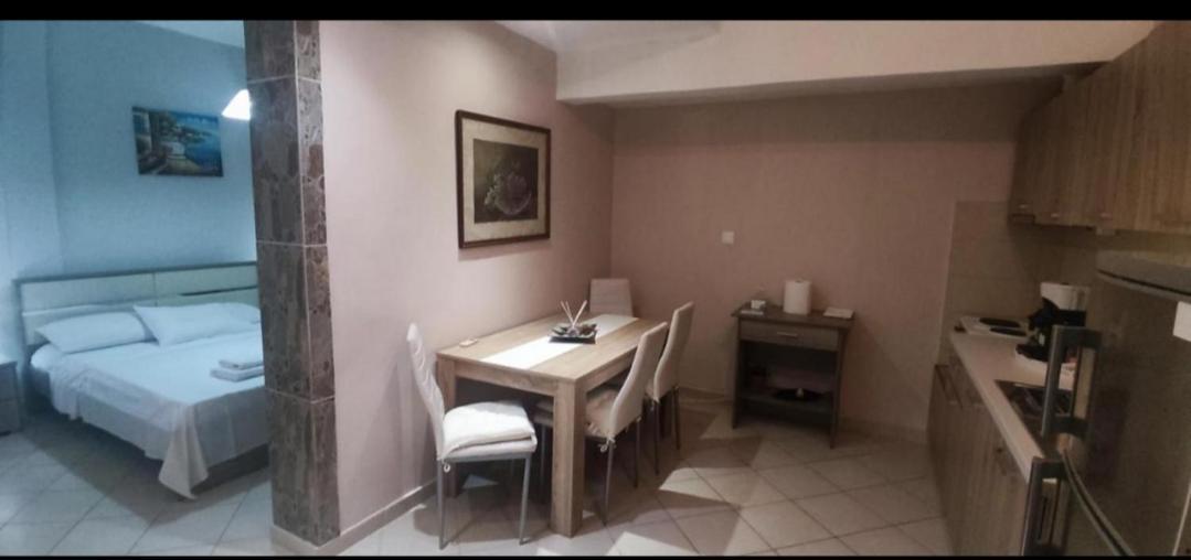 Peters Apartment Corfu (city) Екстер'єр фото
